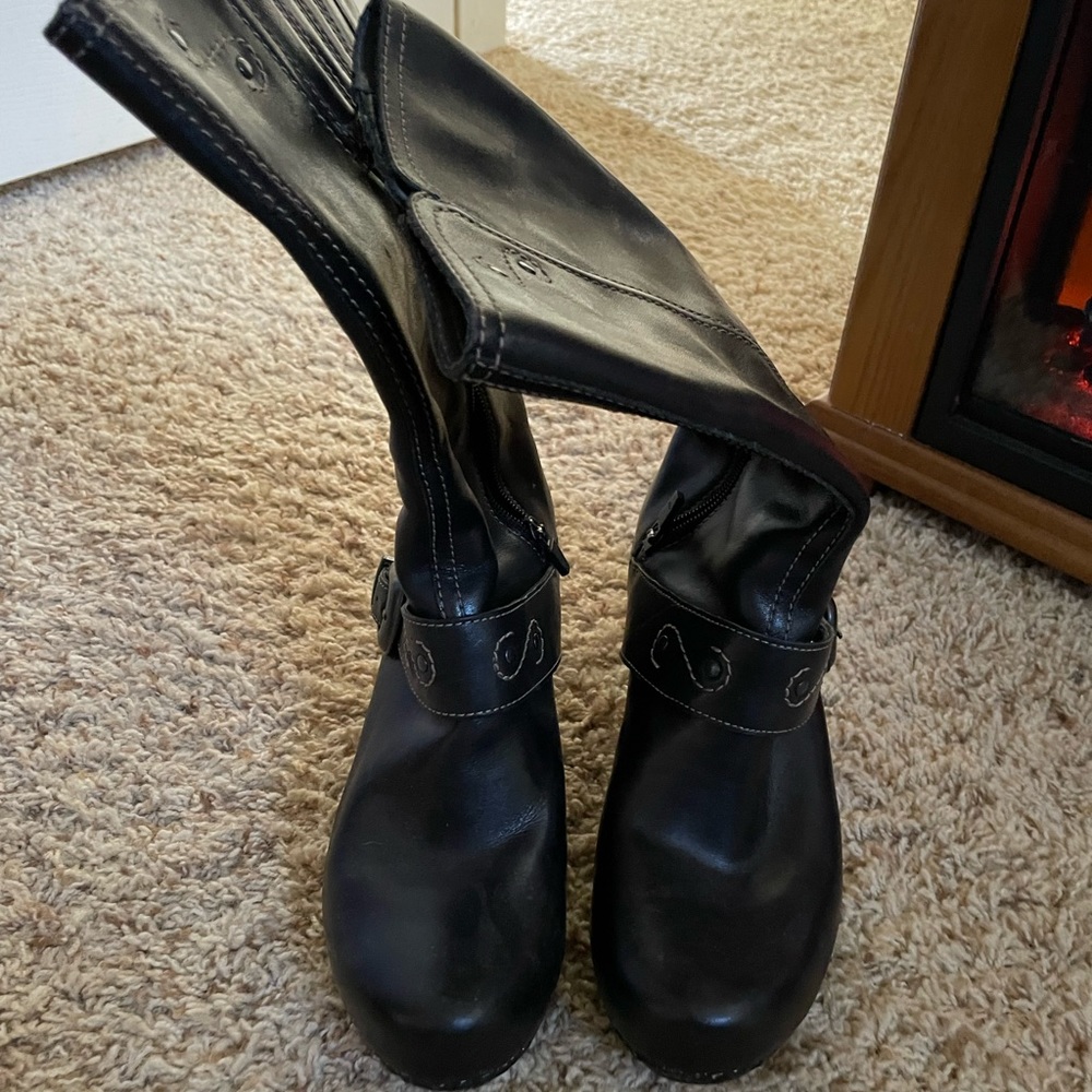Black Dansko leather boots